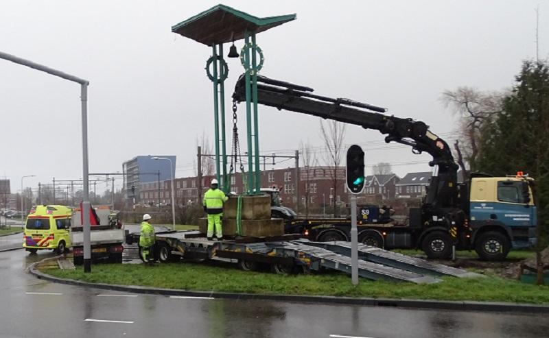 Klokkenstoel herplaatst bij Roldertunnel (Video)