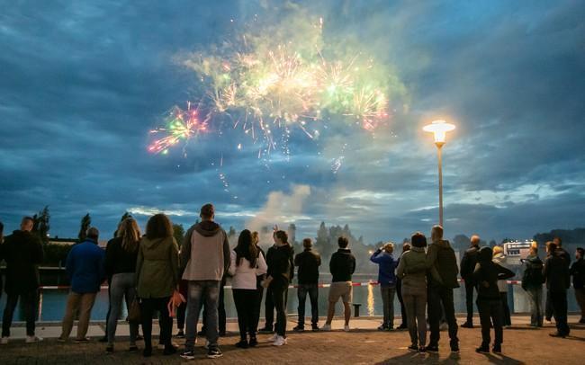 TT Kermis met vuurwerkshow aan Havenkade geopend (Video)