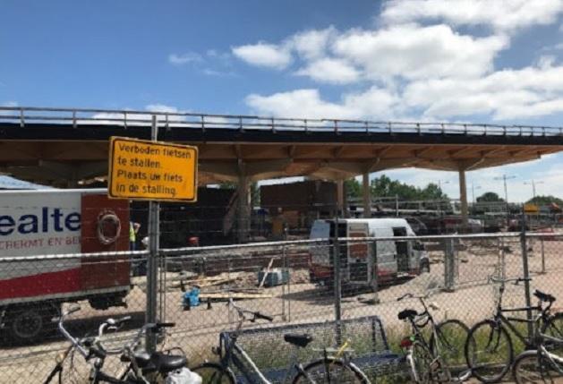 Gemeente verwijdert fout gestalde fietsen stationsgebied