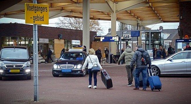 Taxis blijven op het Stationsplein een probleem