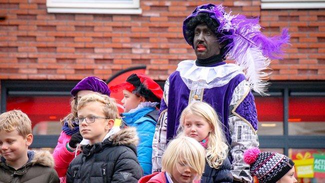 Fotos: Sinterklaasintocht in Kloosterveen (Video)