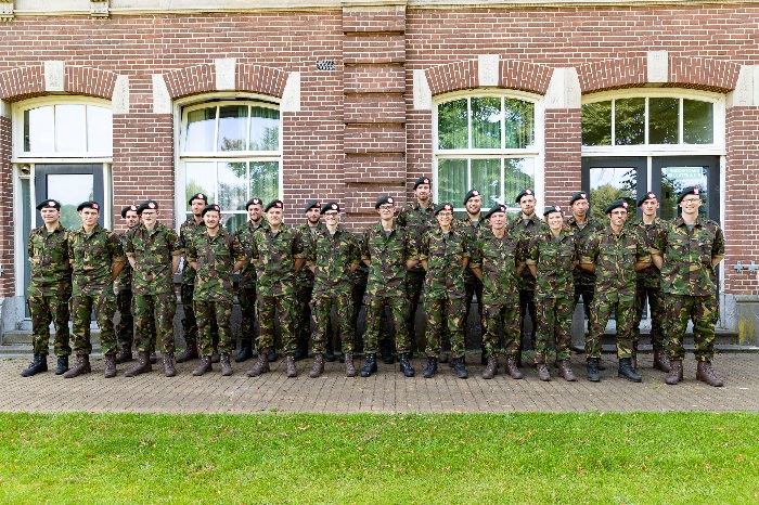 Reservisten krijgen certificaat in Assen