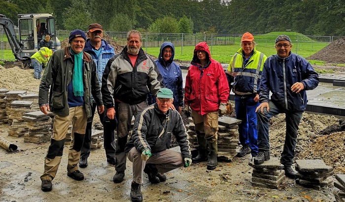 Vrijwilligers hard aan het werk op Landgoed Valkenstijn