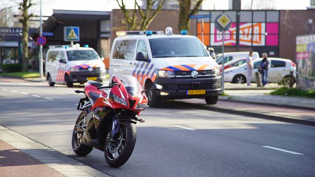 Aanrijding tussen motor en kinderen in Assen (Video)