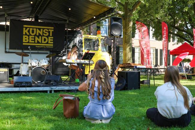 Aanstormend muzikaal talent van Kunstbende Drenthe speelt tijdens Preuvenement aan huis