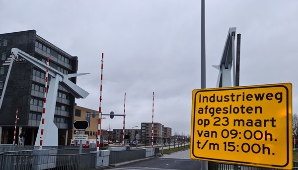 Deel van Industrieweg dag afgesloten