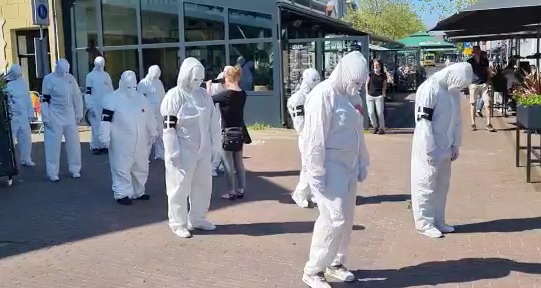  Guerilla Mask Force Nederland  protesteert in Assen tegen coronabeleid