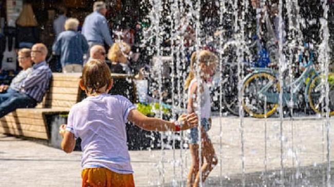 Ondernemers stellen handdoeken beschikbaar bij nieuwe fontein Koopmansplein