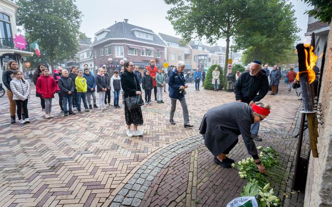 Fotos: Herdenking bij Joods monument in Assen