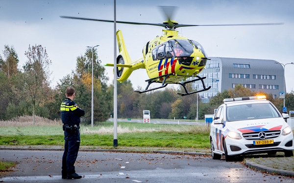 Traumahelikopter landt voor assistentie op Messchenveld