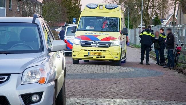 Fietsster gewond bij aanrijding met auto 