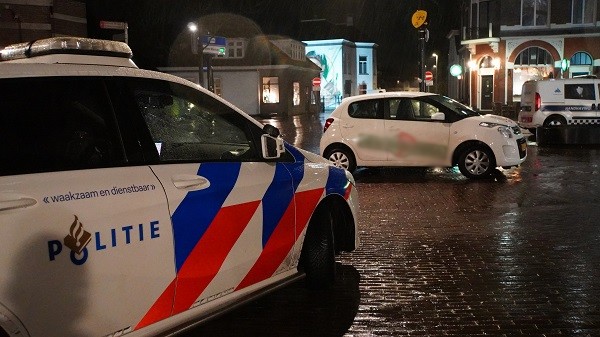 Fietsster gewond na botsing met auto van maaltijdbezorger