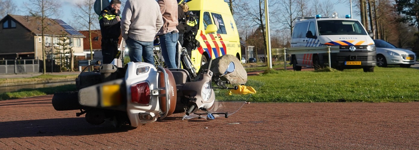 Twee gewonden na ongeval tussen fietser en scooter