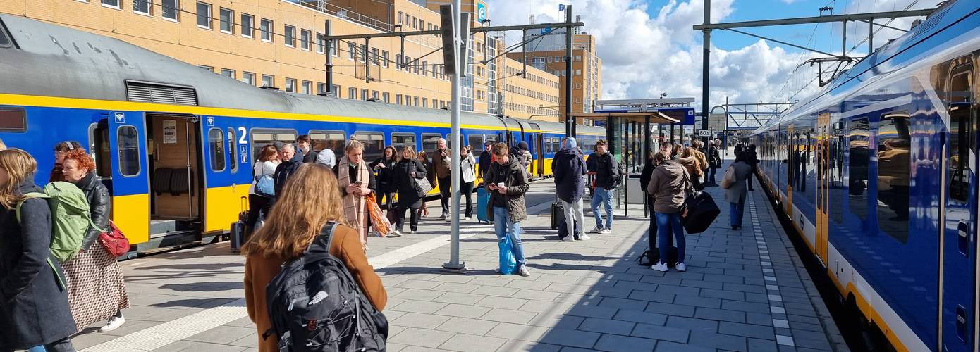 NS laat de rest van de dag geen treinen meer rijden