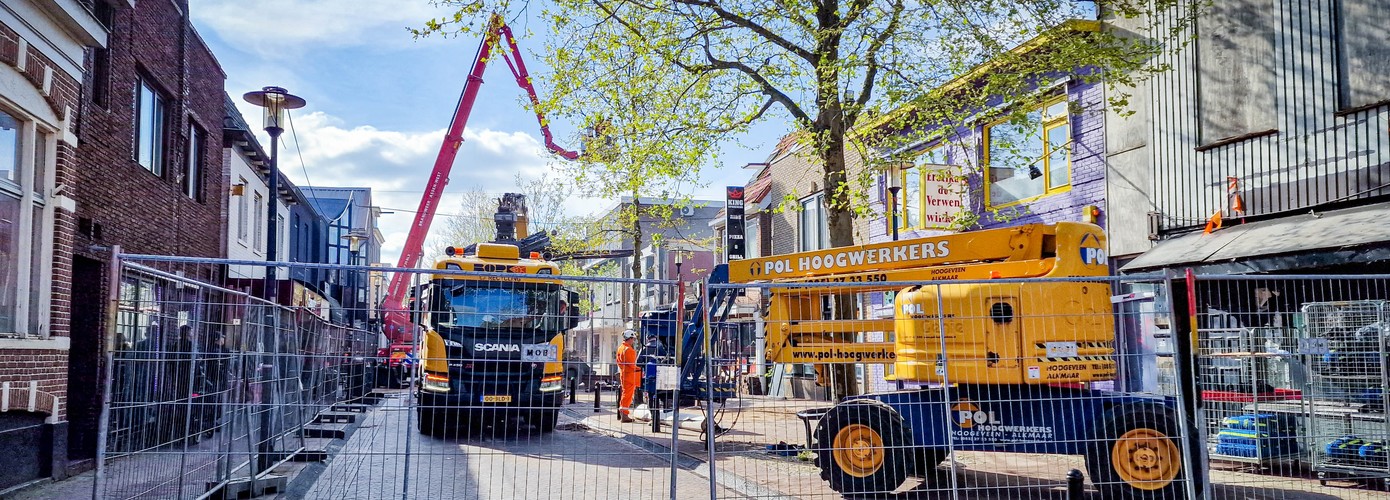 Rolderstraat hele dag dicht vanwege blus- en sloopwerkzaamheden na grote brand