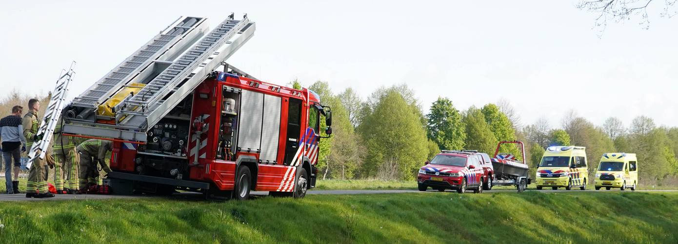 Traumahelikopter en duikers ingezet voor melding persoon te water