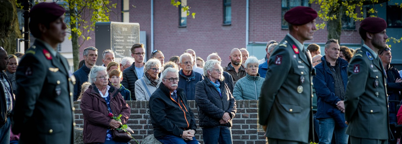 Video: Dodenherdenking op de Brink in Assen