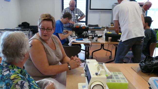 Van broodrooster tot rollator: het Repair Café repareert het