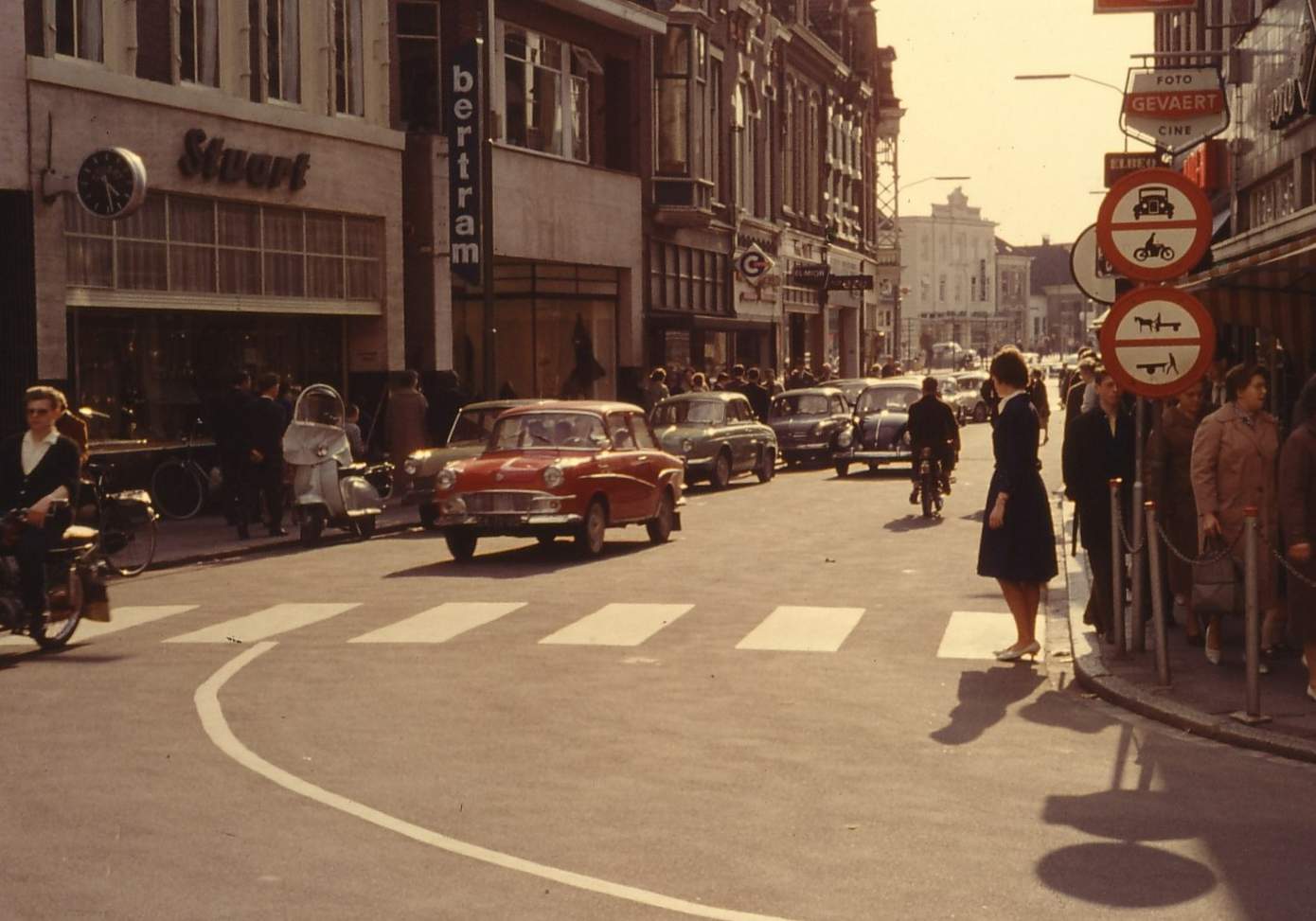 Expositie ‘In de kleerkast’ bij Asser Historische Vereniging