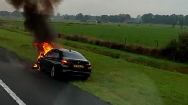 File op A28 bij Assen door autobrand