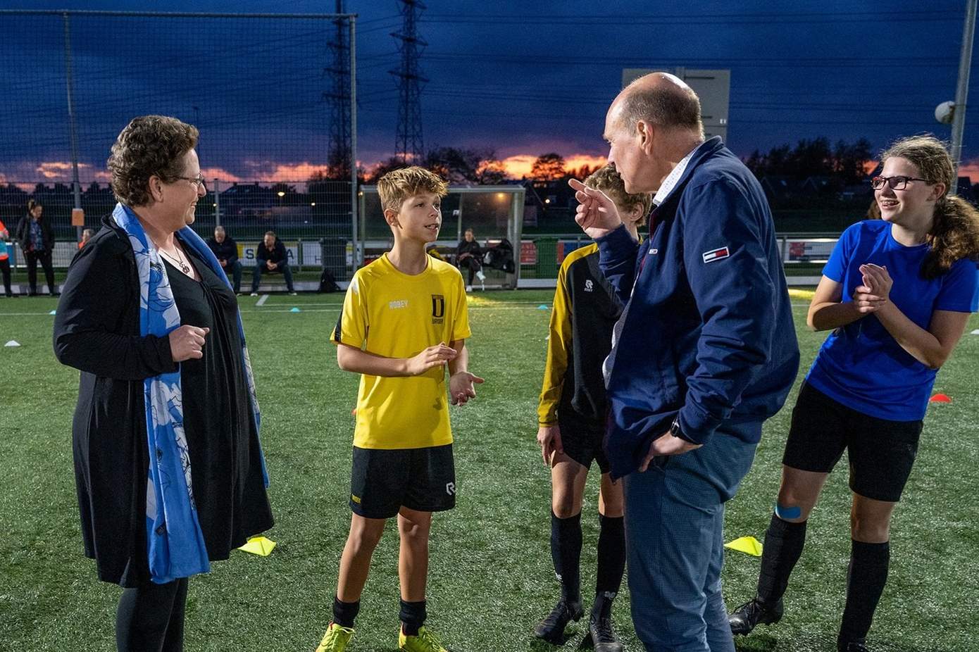 Feestelijke en sportieve aftrap provinciale fietsverlichtingscampagne