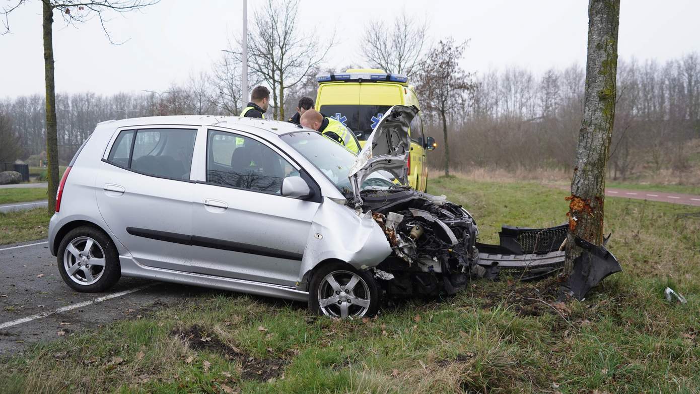 Maria Montessoriweg tijd afgesloten vanwege ongeval