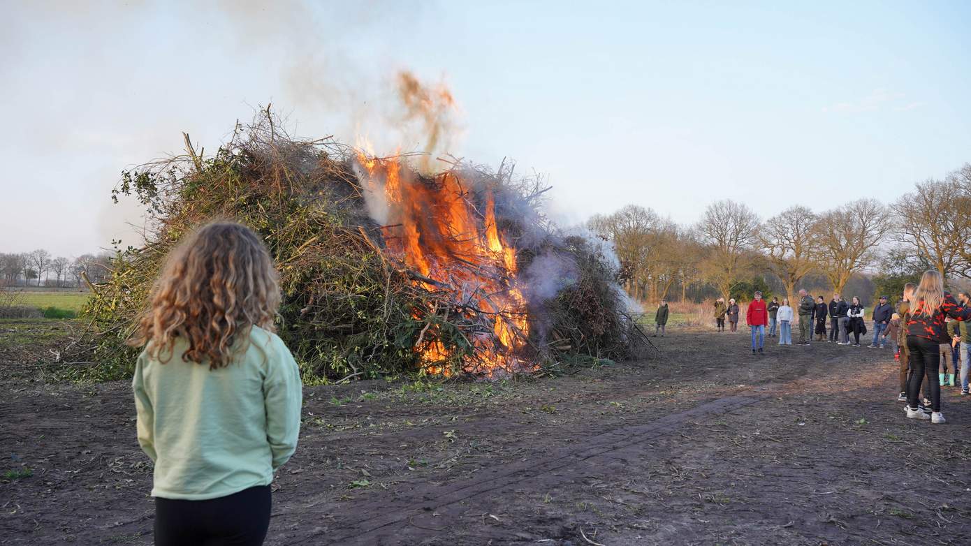 Fotoserie van alle paasbulten op eerste paasdag in de buurt van Assen