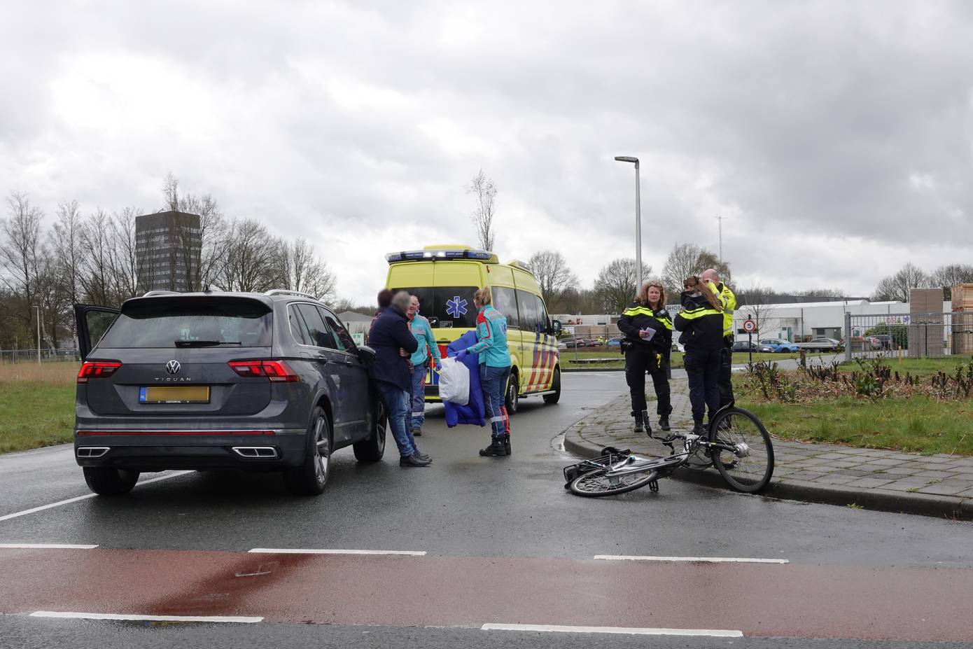 Gewonde bij ongeluk tussen auto en fietser in Assen