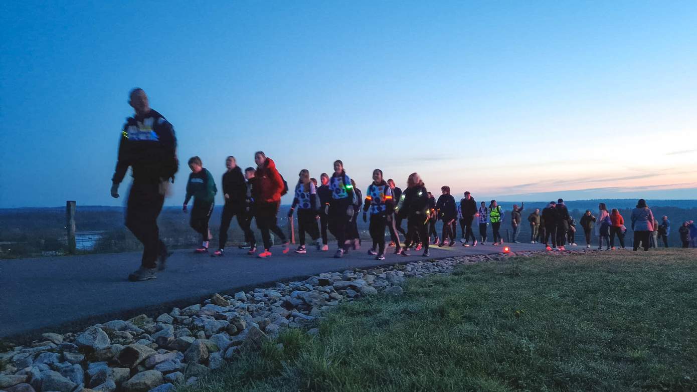 Leerlingen en studenten uit Assen trainen in alle vroegte voor de Alpe d’huez 