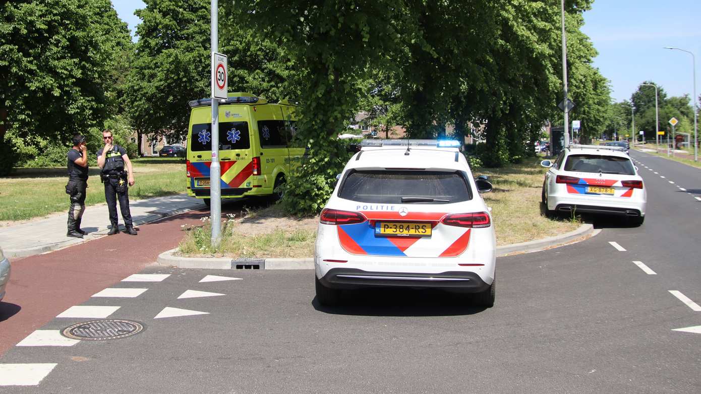 Ligfietser gewond bij botsing met auto in Assen