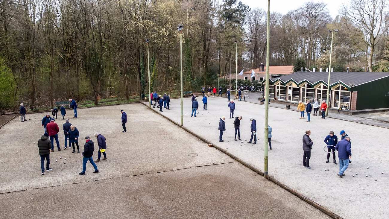 Jeu de boules vereniging ‘n Boel Plezier uit Assen bestaat 35 jaar en wordt gevierd met open dag