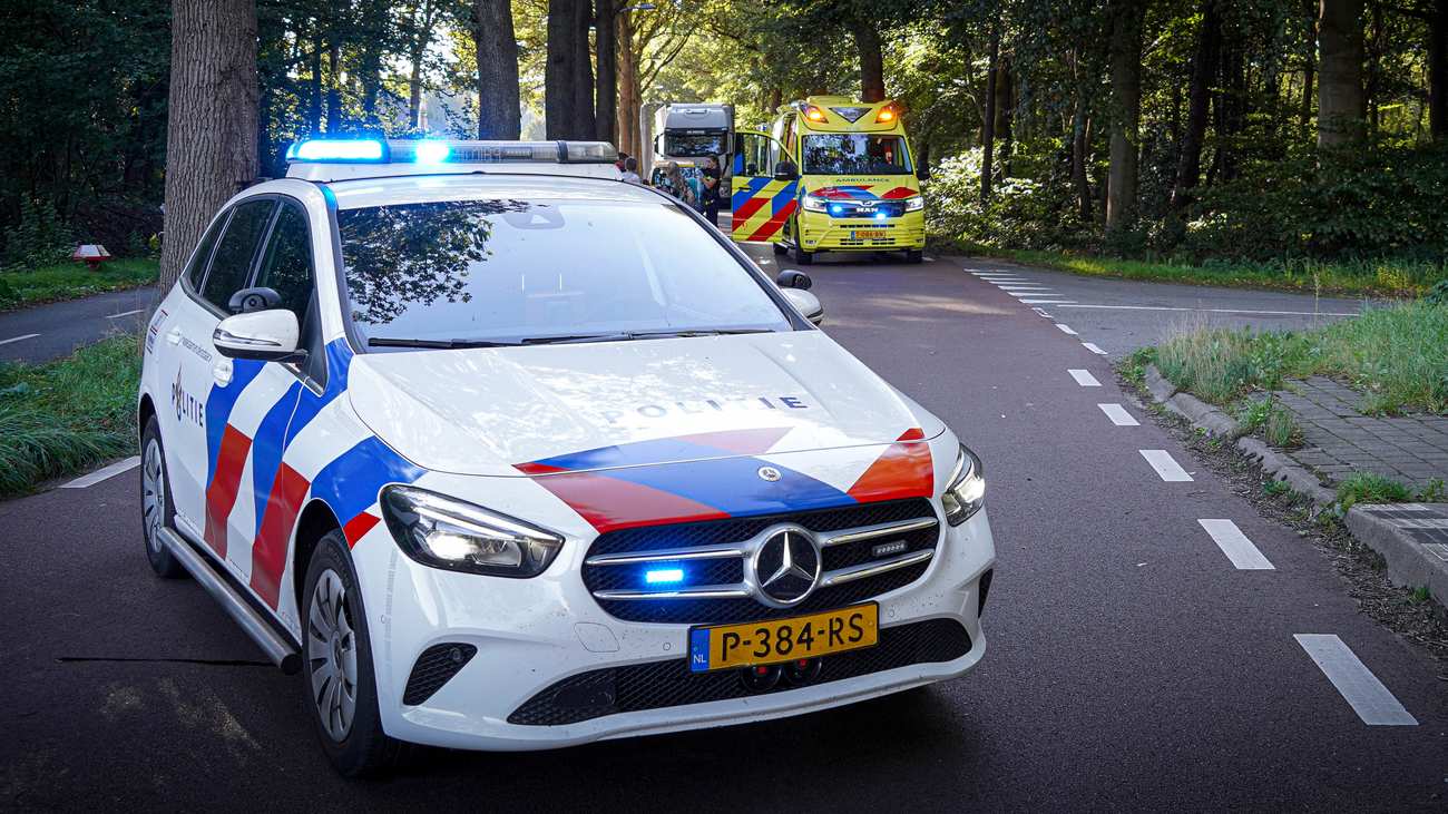 Ernstig ongeval op Asserstraat tussen Assen en Rolde: weg is afgesloten