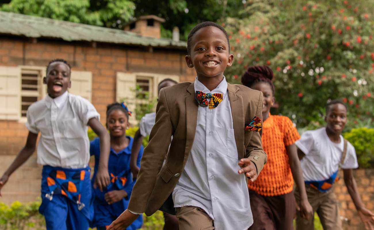 Kinderkoor Watoto uit Oeganda komt optreden in de Zuiderkerk in Assen