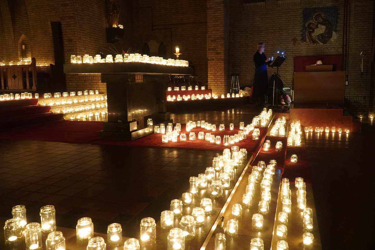 Duizenden lichtjes maken een sprookje van Asser kerken