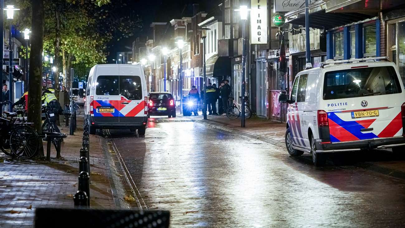 Politie houdt grote controle in centrum van Assen vanwege veiligheidsrisicogebied