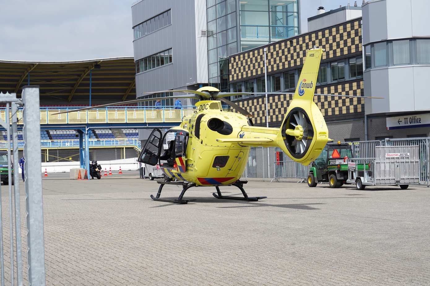 Traumahelikopter ingezet bij ongeval met motorrijder op TT Circuit