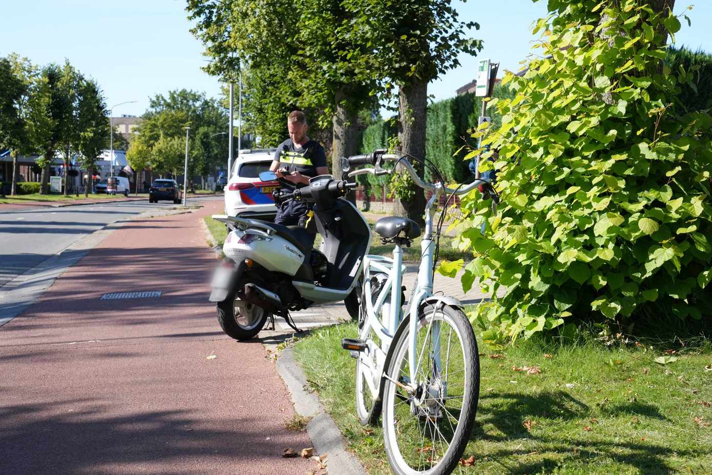 Fietser en scooter met elkaar in botsing op Nobellaan