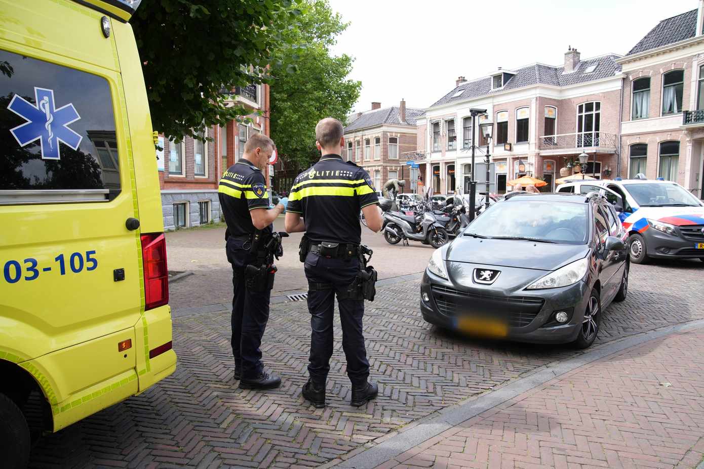 Fietsster gewond na botsing met auto in Assen