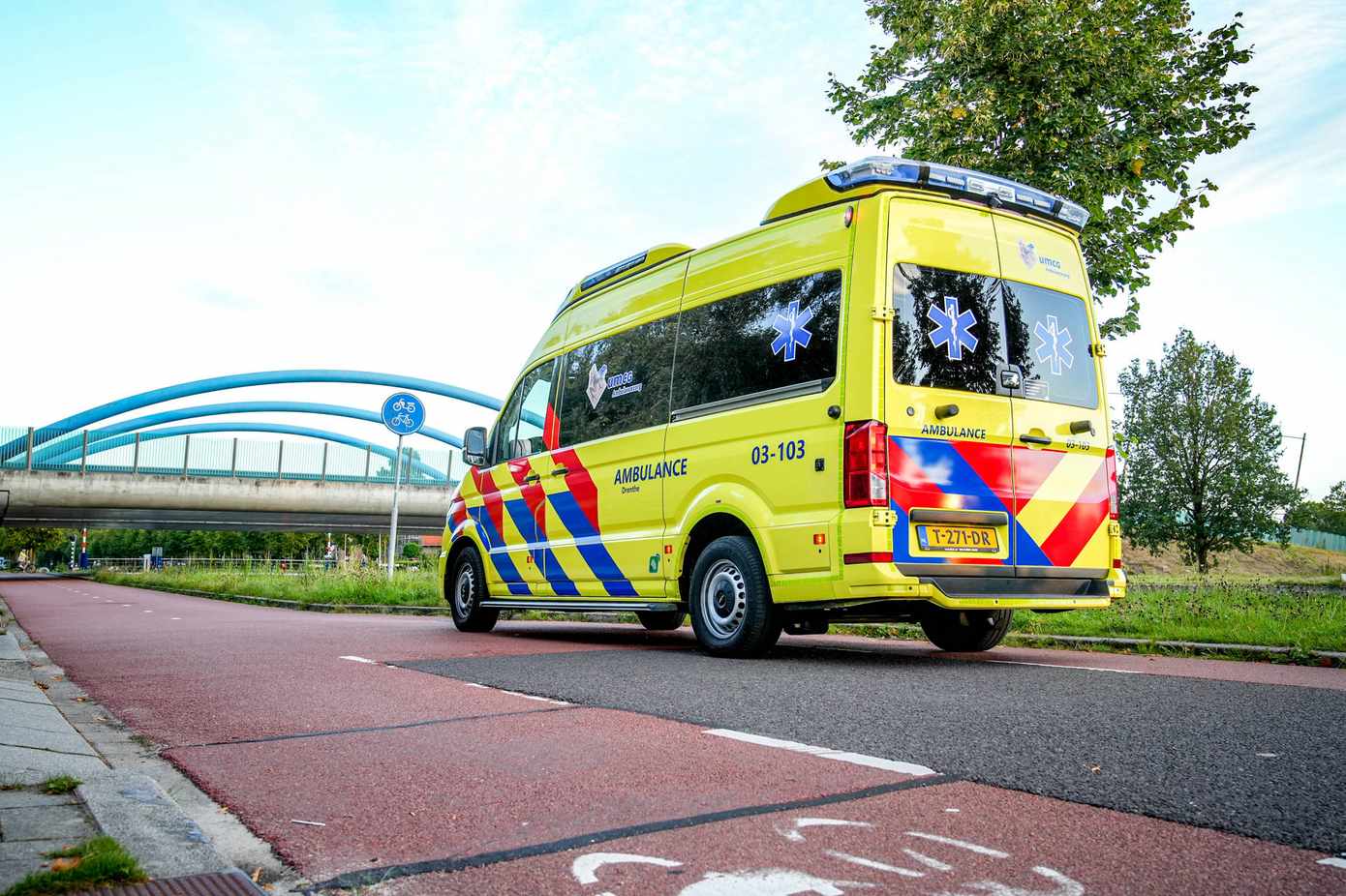 Vrouw raakt gewond door ongeluk op fietspad in Assen