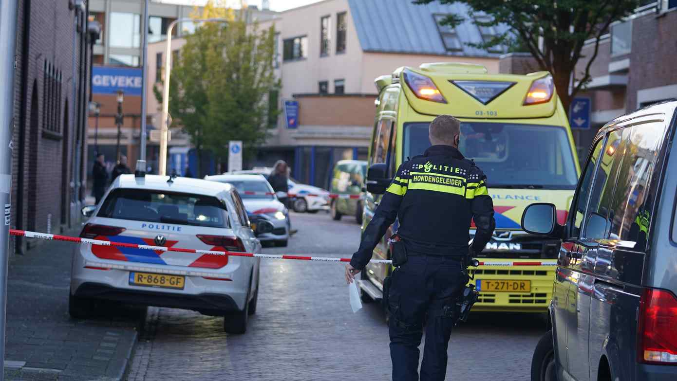 Straat in binnenstad afgesloten vanwege melding van steekpartij