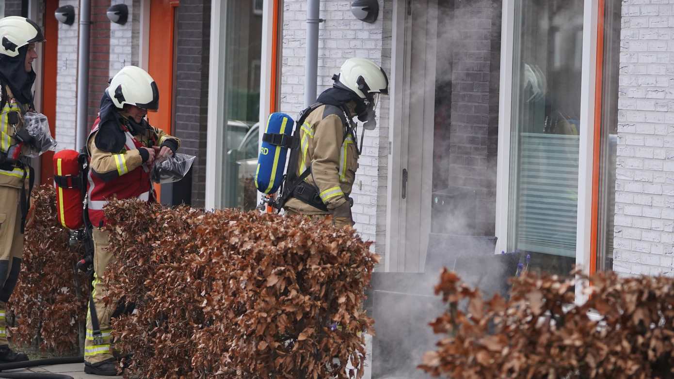 Huis vol rook door pannetje op vuur