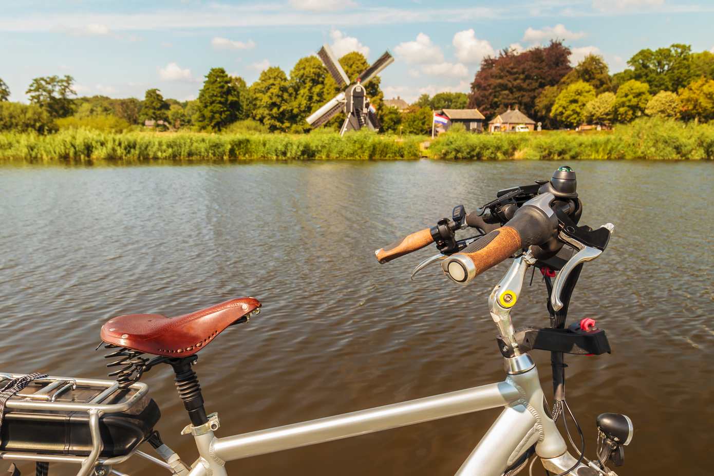 Fietsen langs het water: de mooiste routes langs rivieren en meren