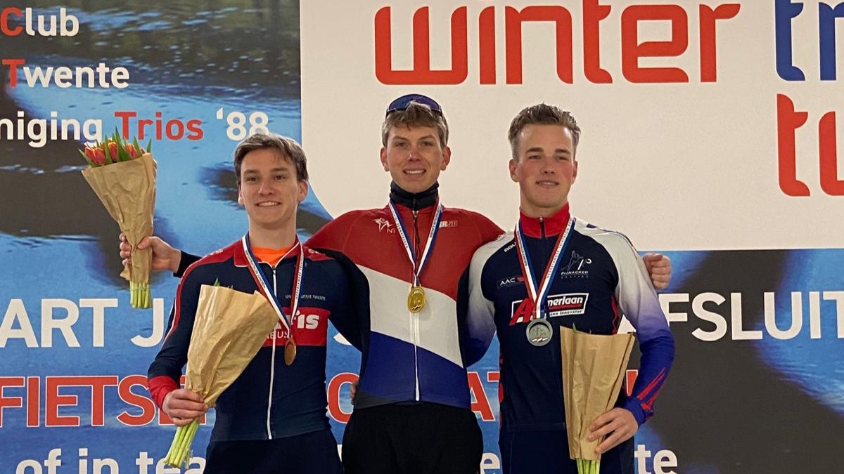 Maarten Beute (18) uit Assen prolongeert zijn Nederlandse titel bij wintertriathlon